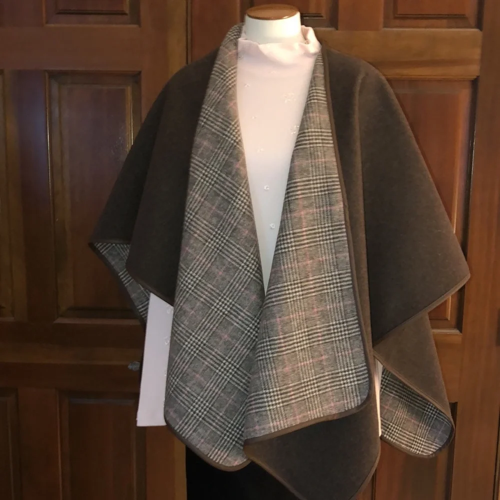 Talbots Reversible Ruana - Picture 4 of 8